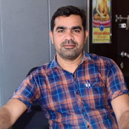 नवीन दवे मनावत